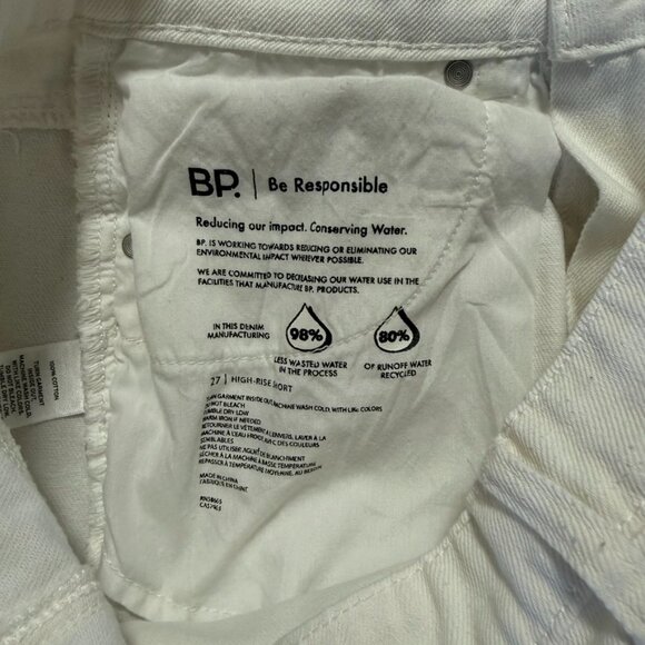 BP High-Rise Distressed White Jean Shorts - Picture 5 of 6